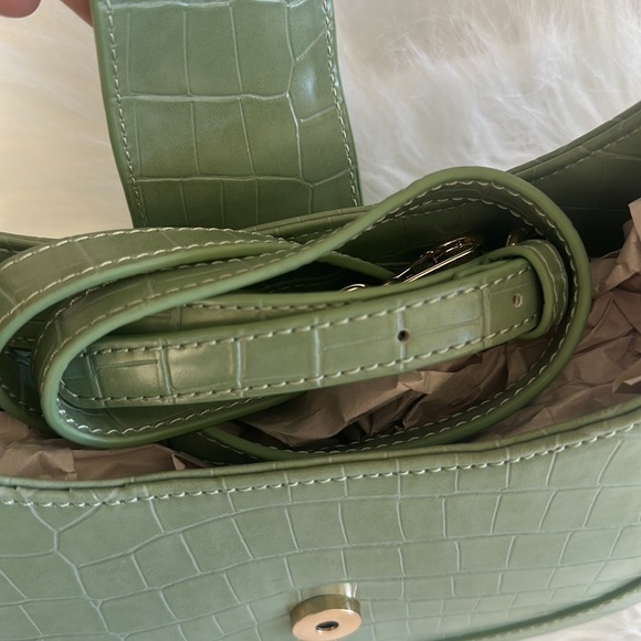 New GUESS Camille Shoulder Bag - Picture 8 of 8